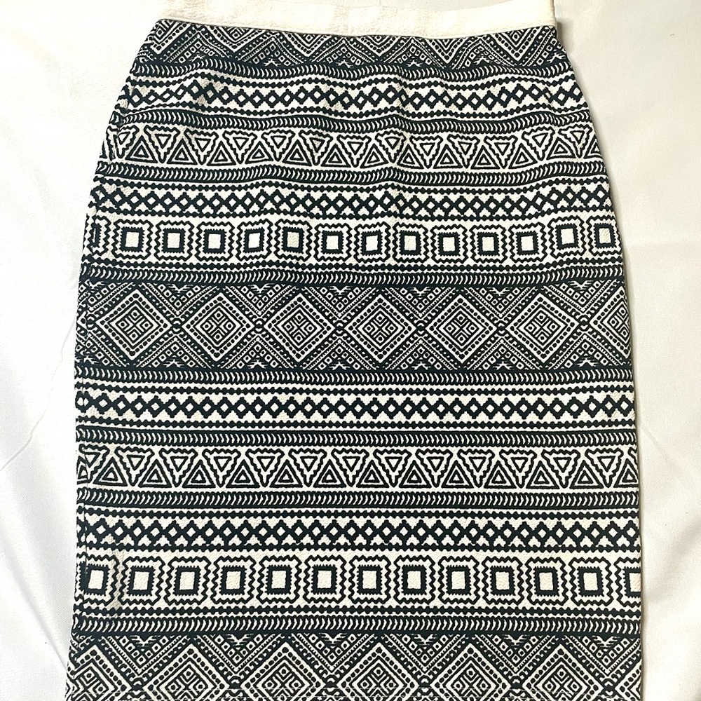 Sugar lips abstract black and white skirt